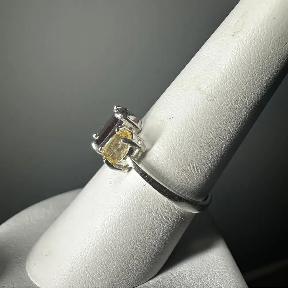 NWOT faceted, oval cut garnet and accent citrines ring‎ in sterling silver!